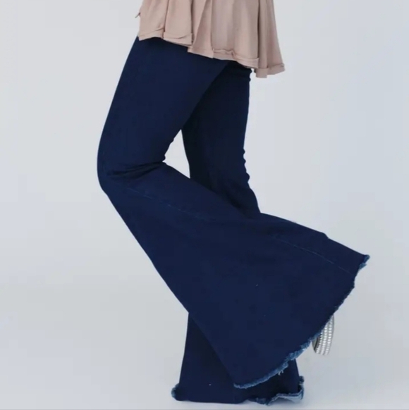 Dark Denim bell bottom jeans - Picture 2 of 4